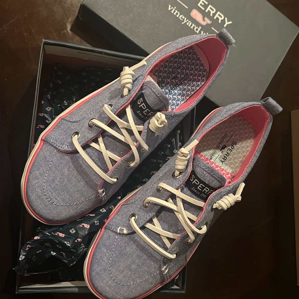 Sperry x Vineyard Vines New In box size 2 girls